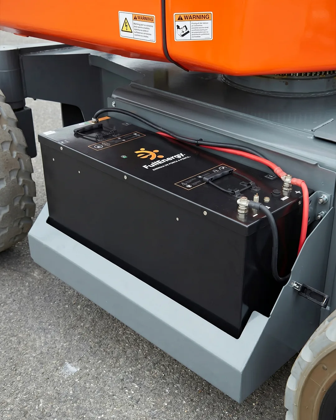 Bateria de lítio FullEnergy instalada em plataforma articulada
