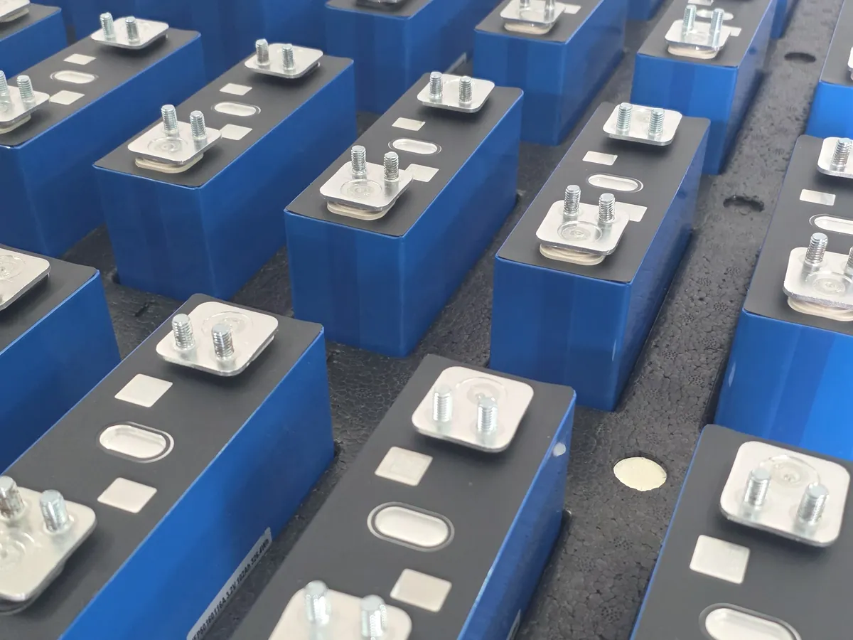 Células LiFePO4 recebidas e conferidas na fábrica da FullEnergy